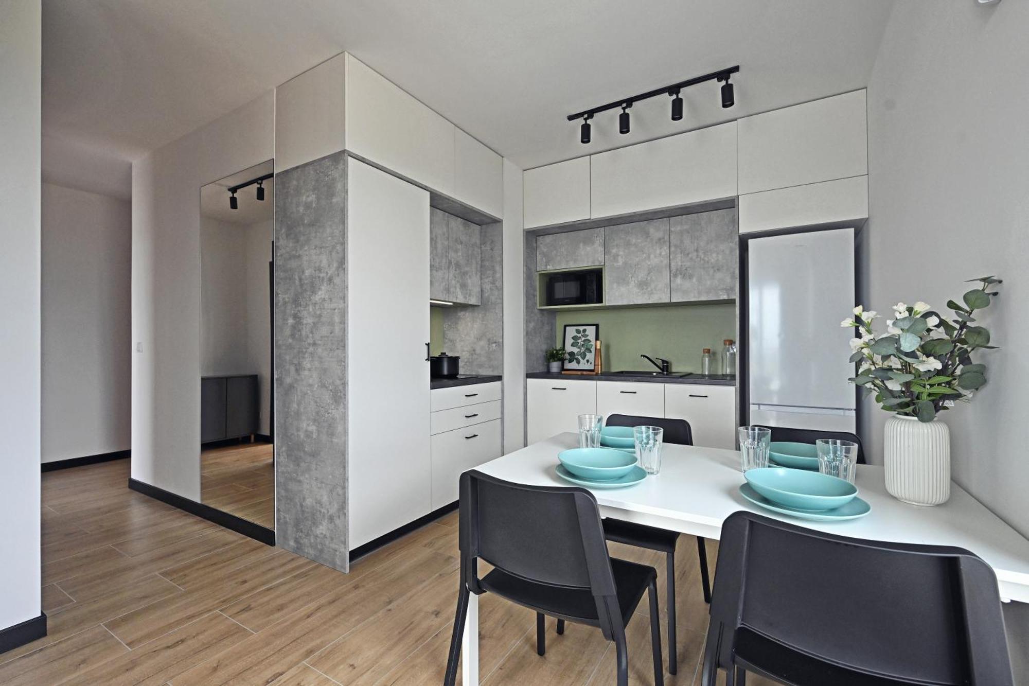 Apartment Zeus Economy *