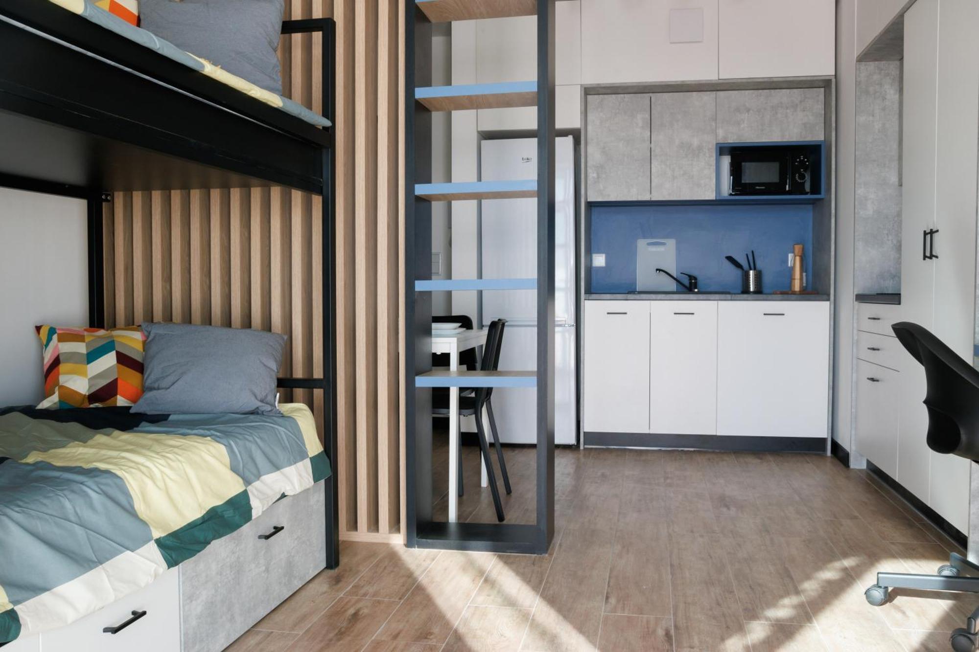 Apartment Zeus Economy *